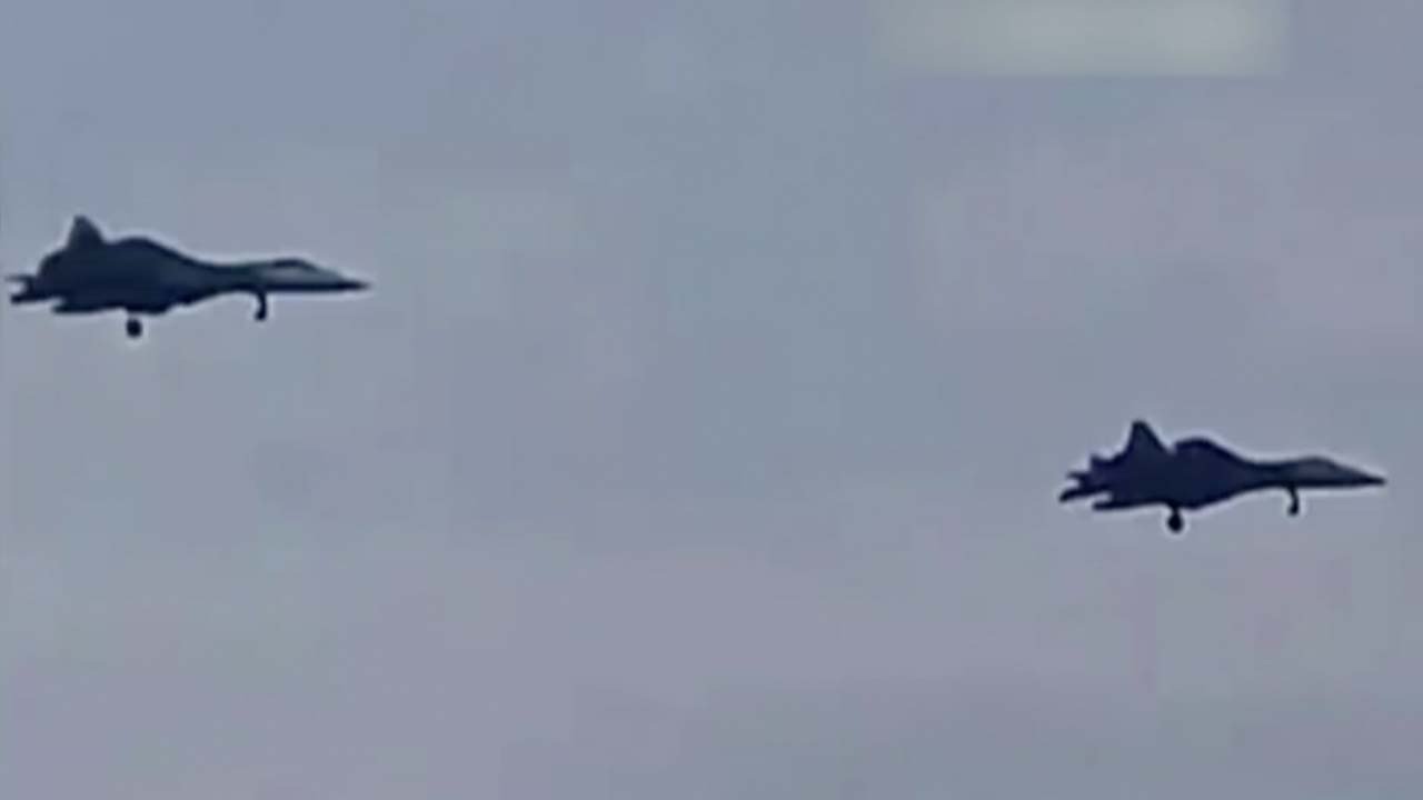 Video claims to show Russia's most advanced fighter jets in skies over Syria