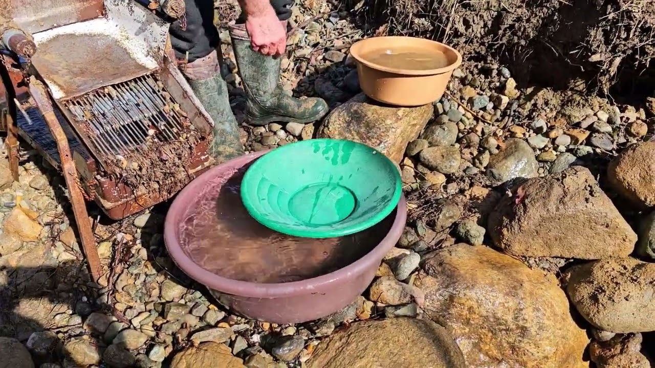 GOLD RUSH 2026 /  Incredible gold discovery by an old streams