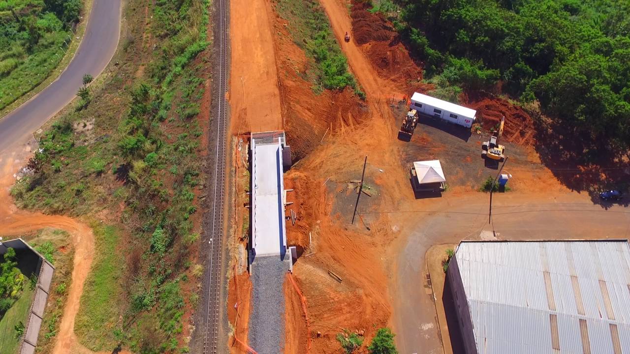 DJI Phantom 3 Standard - Obra viaduto da Claricinda em Uberaba MG  (Flamboyant Traseira)