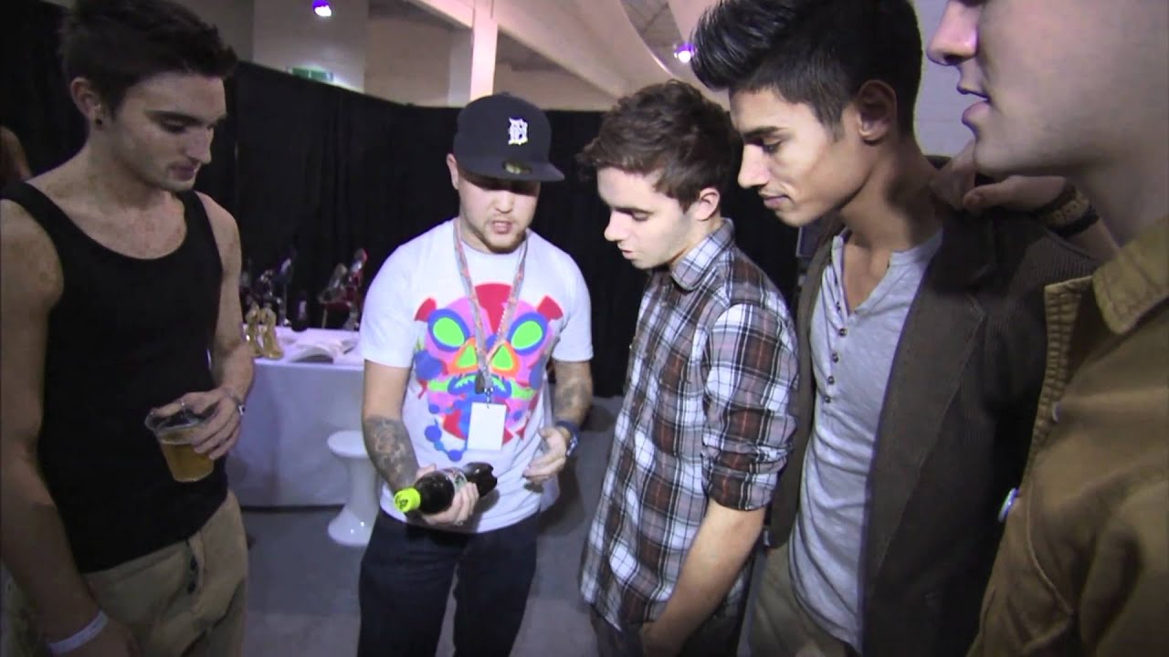 The Wanted tricked by Street Magician Damien O'Brien (T4 Stars of 2010)