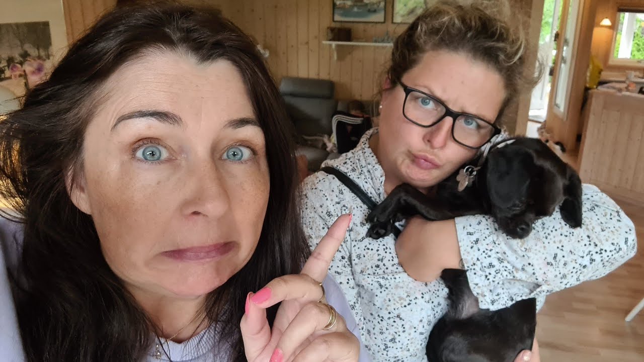 Sommerhus😆Milla bider efter Nadia🐕😱Thomas spiller i sengen😆