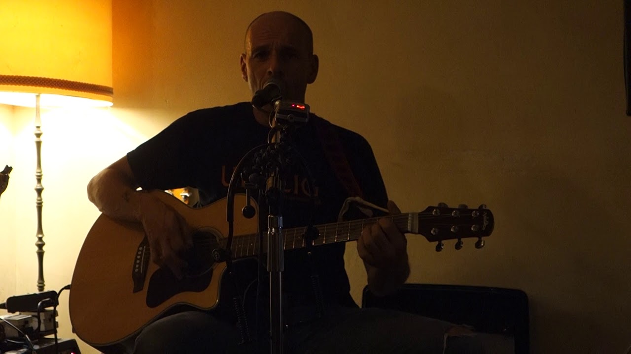 Lutz Drenkwitz - Wo bleibt Supermann? - Wohnzimmerkonzert - Café MoMo Trier 2018