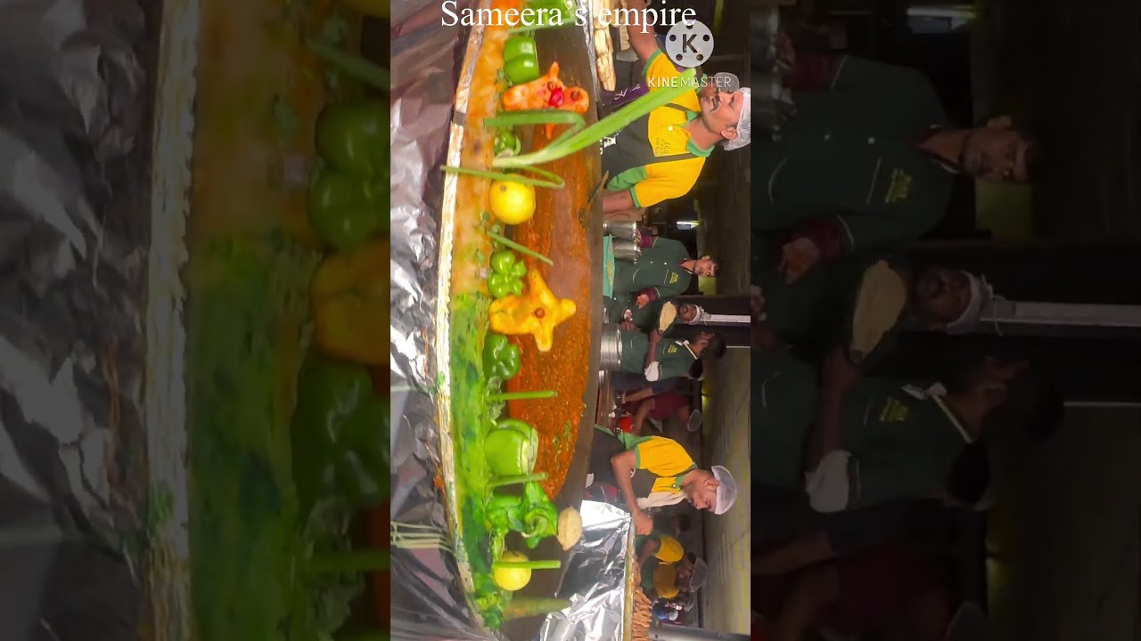 Indian street food on a large scale 