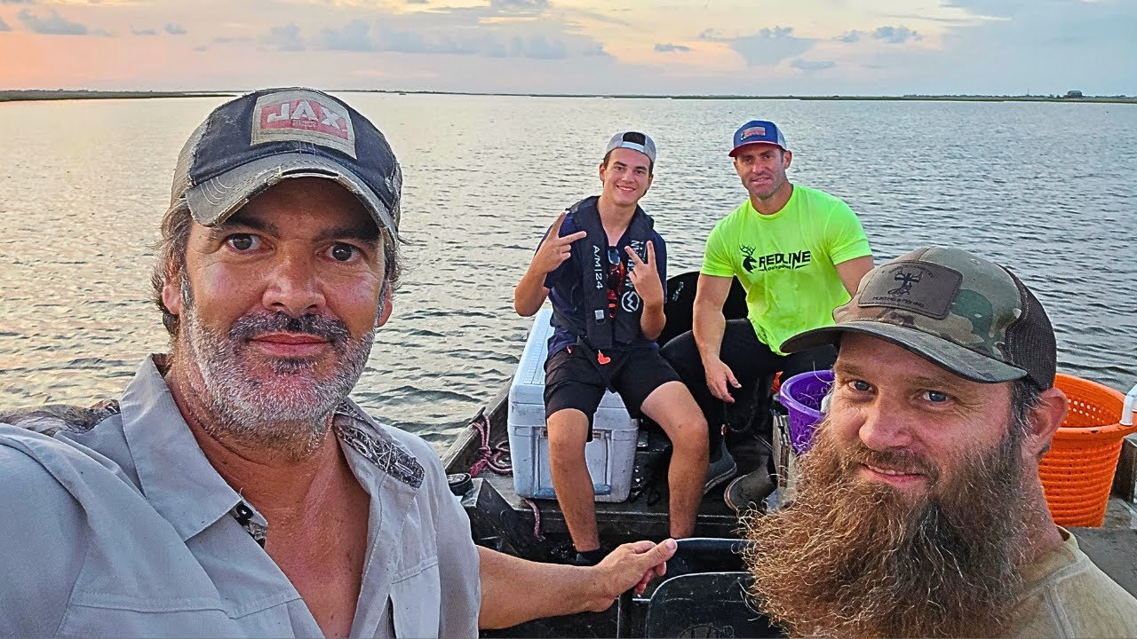 Cajun Marsh Seafood~Shrimp Trawling; Public Pier Blue Crabs Catch & Cooks in Louisiana!!!