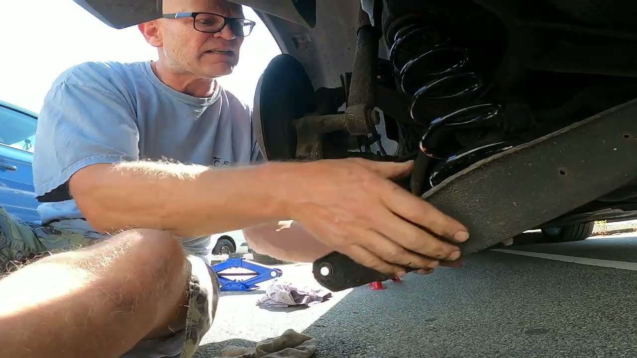 How to change rear coil spring on a Seat Altea XL 2.0 TDI 140 HP