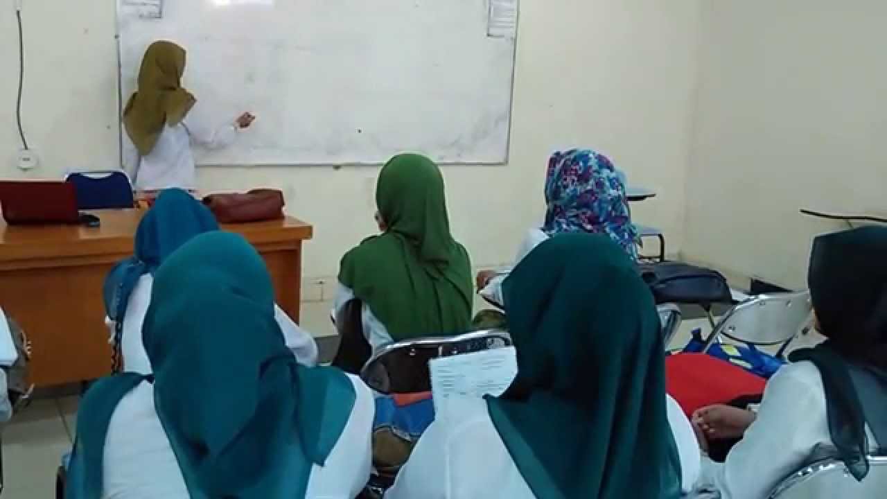 Micro Teaching Pembelajaran Sastra PBI FKIP Universitas Islam Riau Kelompok 4