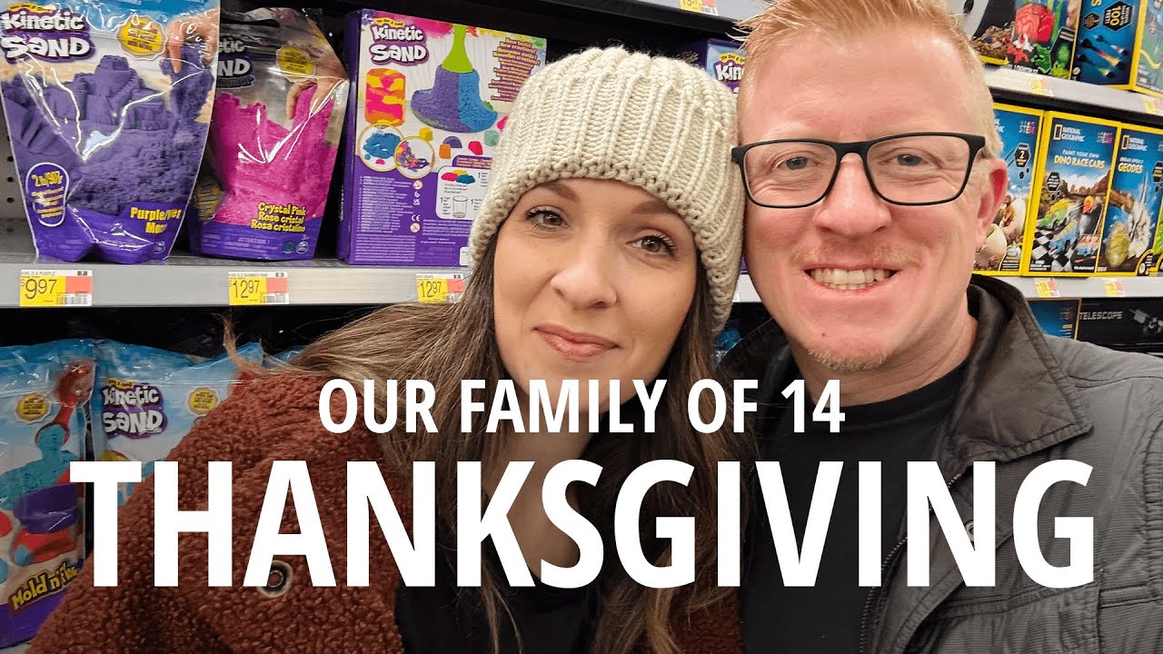 LARGE FAMILY CELEBRATES THANKSGIVING WITH THEIR 12 CHILDREN