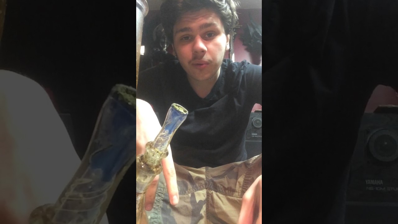 Huge bong rips with hash