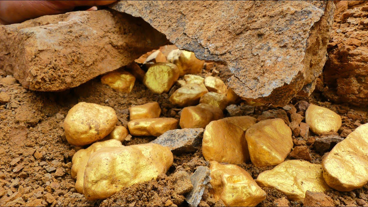Hidden Treasure Revealed: Massive Natural Gold Nuggets