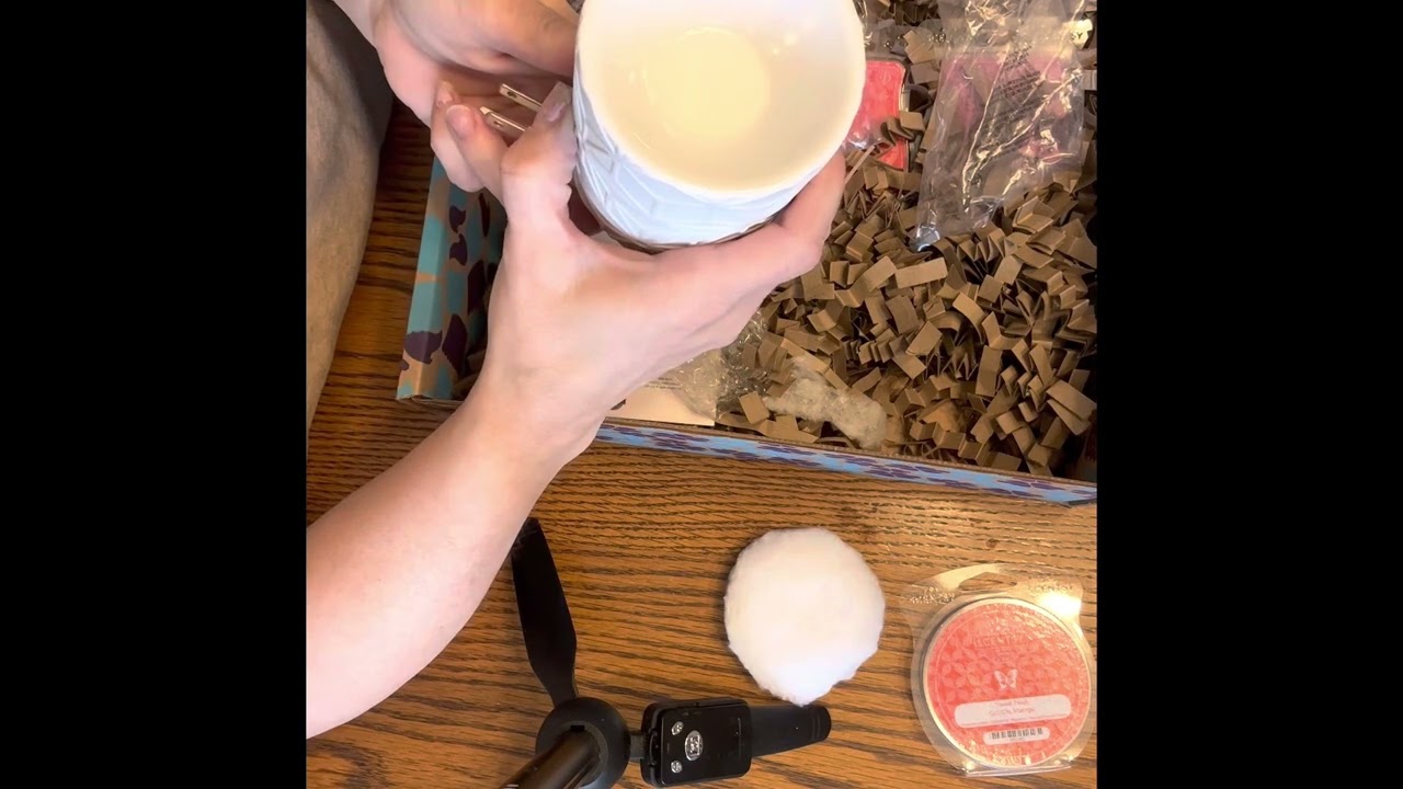 Unboxing Scentsy whiff box for February, spoiler alert warmers bars and more
