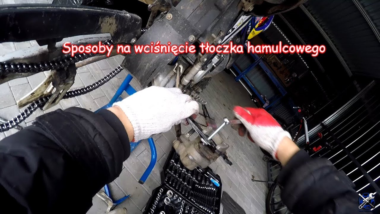 Układ hamulcowy w motocyklu | Klocki, prowadnice oraz gumowe elementy - Wymiana