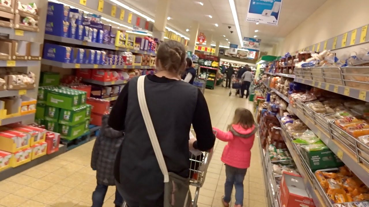 Feeling sick in Aldi [Vlog #521]
