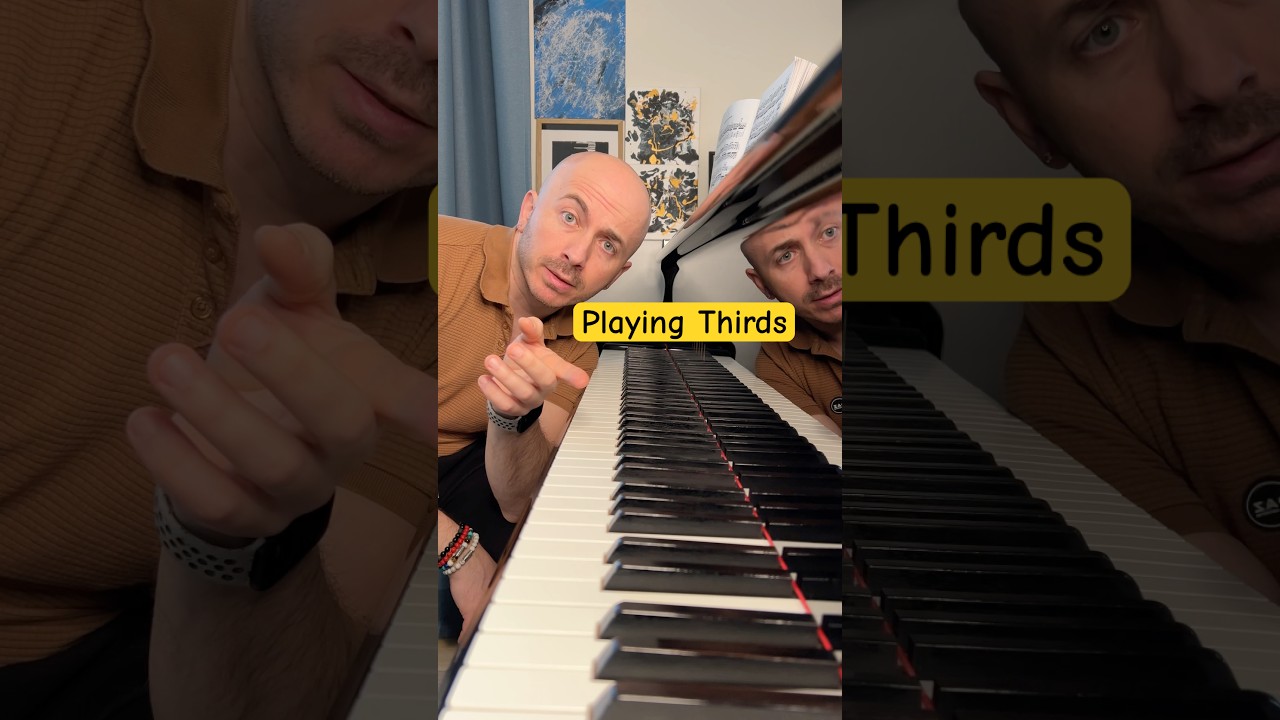 Suggerimento per suonare le terze #cortidipianoforte #lezionepianoforte #insegnantepianoforte #su...