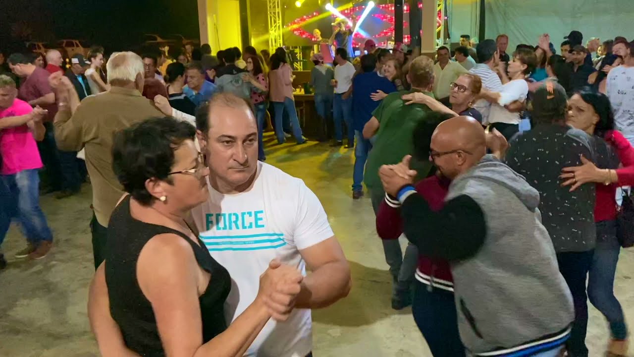 Gabriel Pasa - Valsas Funcionaria e A Pé Na estrada baile no Paraná