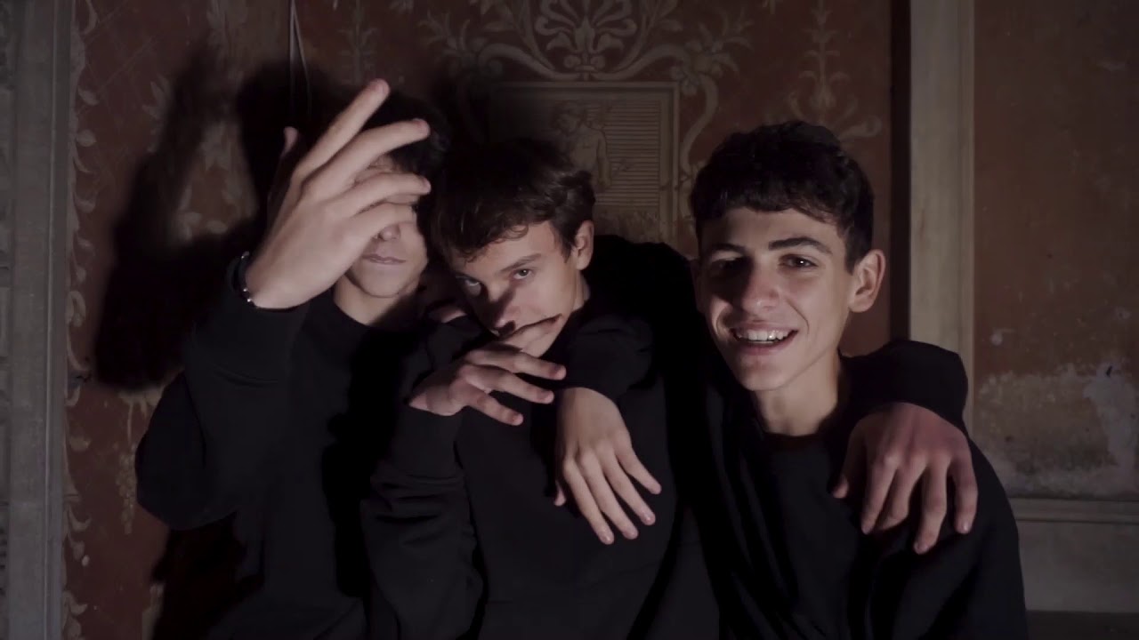 PER FARSI VALERE - Pierrot Ft. FRERO