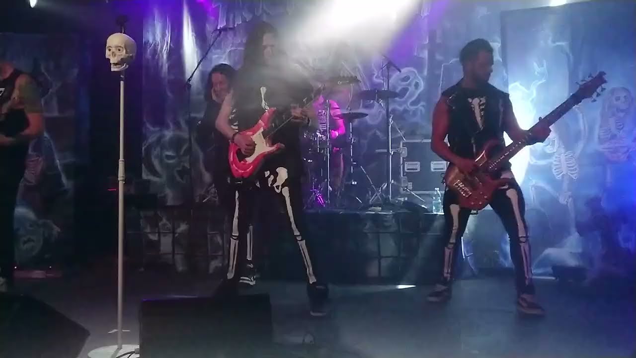 Trick or Treat - Aquarius: diamond dust [live]