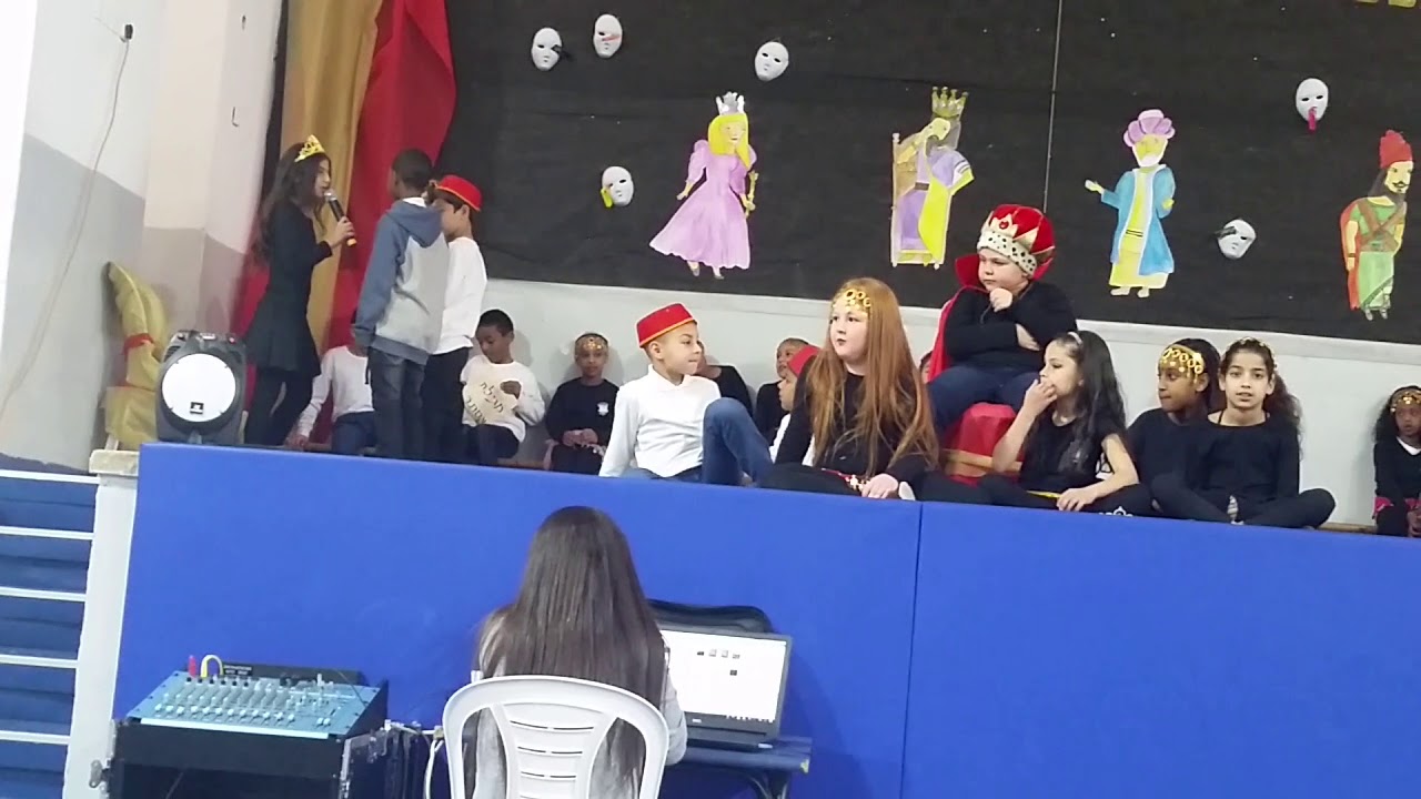 מגילת אסתר הצגה כיתה ג'2 תשעז בית חינוך המעפילים לוד