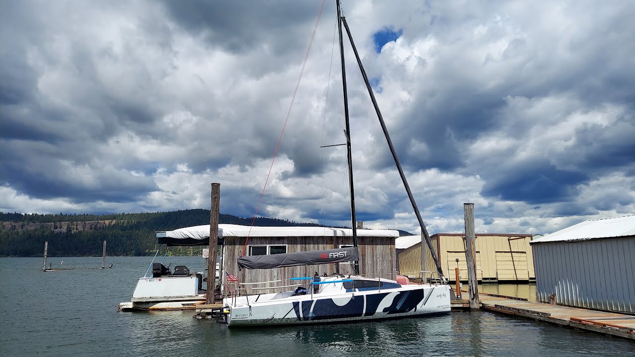 Sailing the Beneteau First 24 SE on a windy day - Nice!