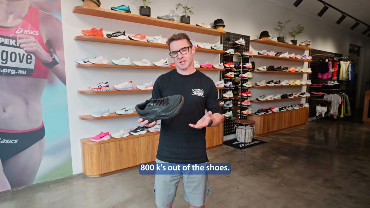 When to Replace Your Running Shoes | How long do running shoes last?