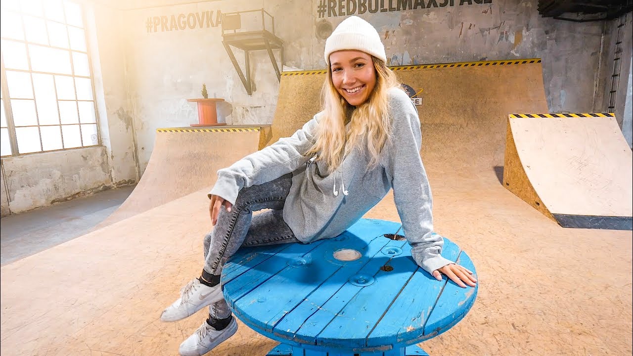 JENNY, PRVNÍ HOLKA NA SKEJTU V MAXSPACE