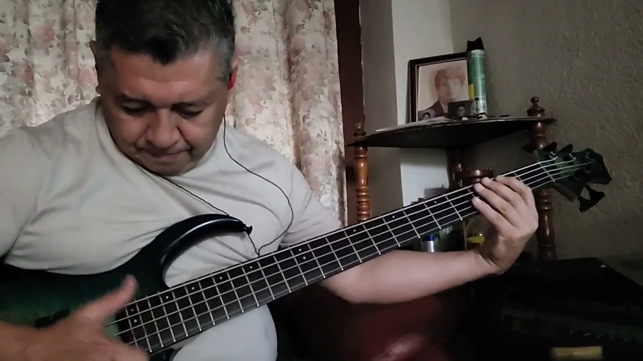 Anciano de Dias - River Arena - Dante Gebel - Bass Cover