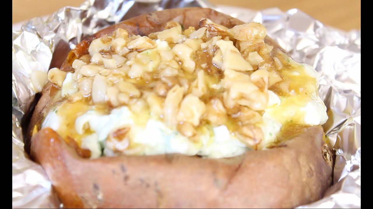 BACKSÜßKARTOFFEL MIT ZIEGENKÄSE UND WALNUSSHONIG I ELLATHEBEE