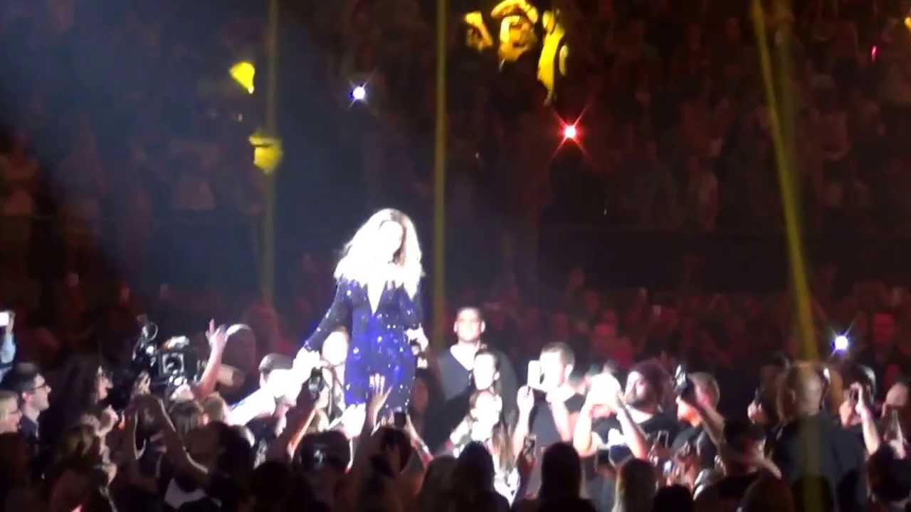 Beyonce-Irreplaceable-Live Mrs Carter Show in Sydney
