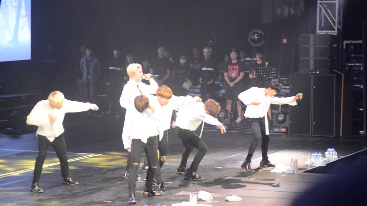 [160730] BTS HYYH on Stage: Epilogue in Manila - Tomorrow (Side Stage Fancam)