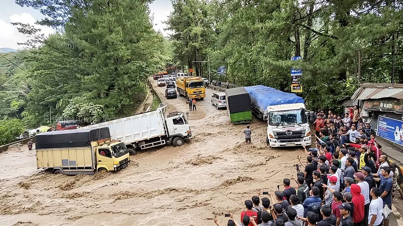 KOMPILASI TRUK GAGAL NANJAK !!PALING DRAMATIS TAHUN INI !! 