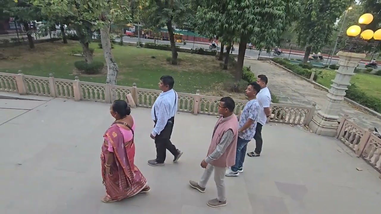 ধাৰ্মিক কোনো নাই; এজনো নাই৷1বিবেচক কোনো নাই৷ঈশ্বৰক বিচৰাও কোনো নাই৷