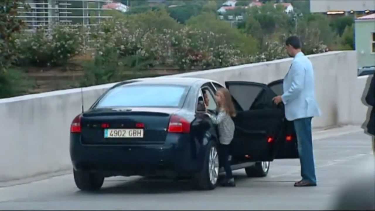 La infanta Leonor habla por primera vez en público ESTÁ MUY BIEN EL ABUELO - 27/9/2013
