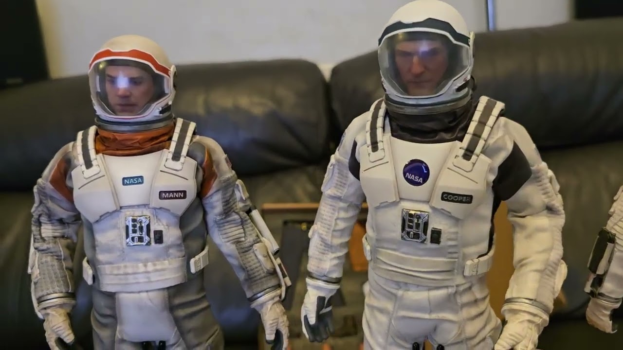 1/6 Eternal Toys Interstellar figures. Double pack, Cooper, Mann. Very nice indeed.