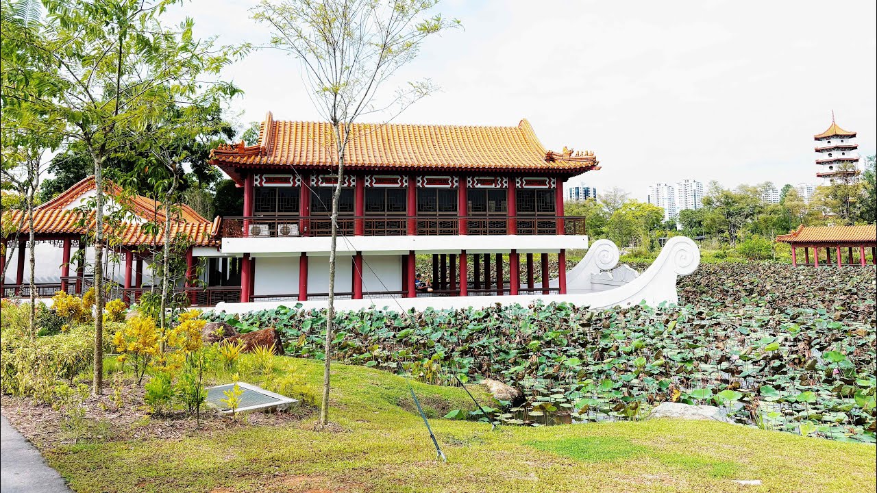 TRAVEL 🌎 🇸🇬: mrt chinese garden & Cafe eden & chinese garden 🪵🍃☕️🍜   |  TRAVEL SOLO