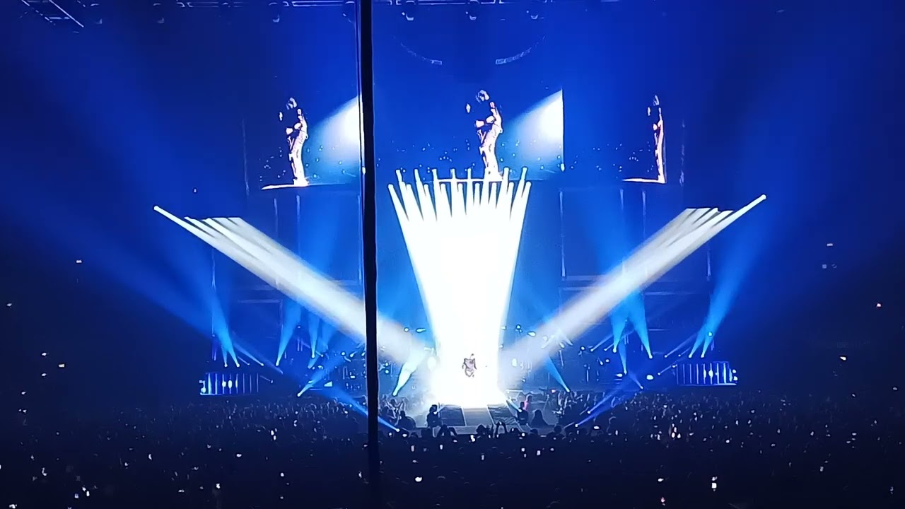 Queen & Adam Lambert - Bohemian Rhapsody - Opening night Belfast 27th May 2022