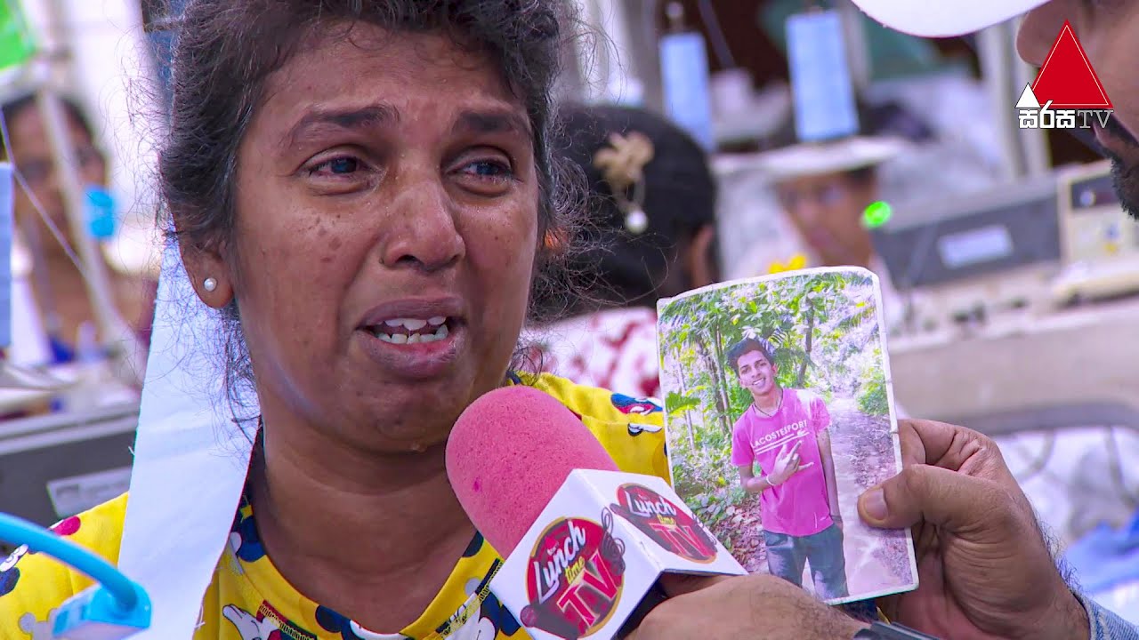 ඔයා කවද්ද පුතේ ගෙදර එන්නේ කියලා එයාගේ පින්තූරේ බලලා හැමදාම මං අහනවා..😪😪