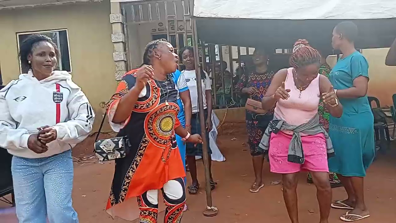 IKA MUSICIAN JERTO PLAY A TRIBUTE SONG TO LATE MR IKE SPACO 😭😭😭😭😭😭😭😭😭😭😭💔💔💔💔💔💔