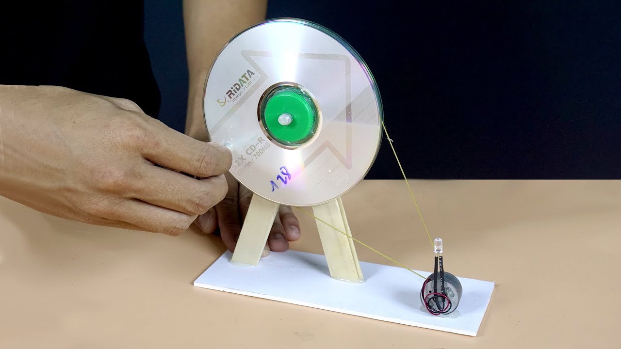 How to Make a Hand Operated Electric Generator