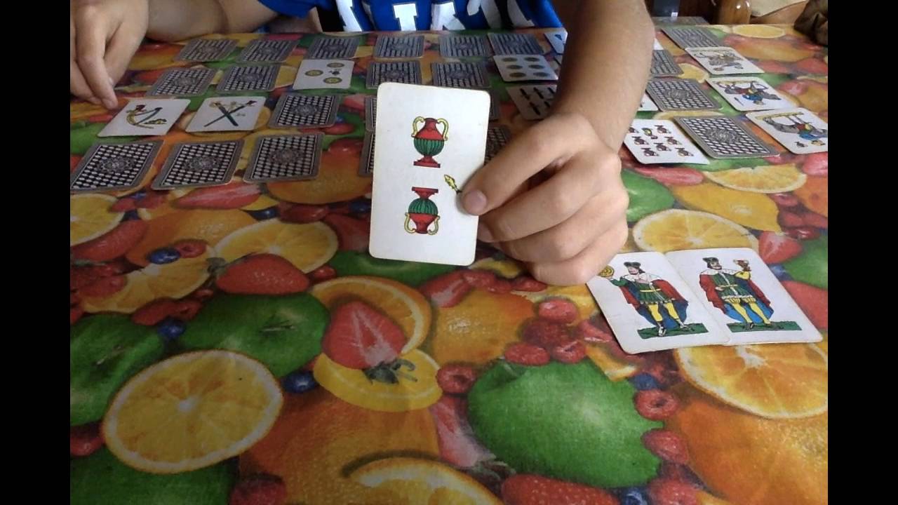 UN GIOCO CON LE CARTE SOLITARIO
