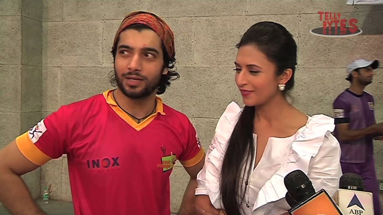 Divyanka Tripathi and Sharad happy  as Babu Moshayes wins the match against Jaipur Joshileys