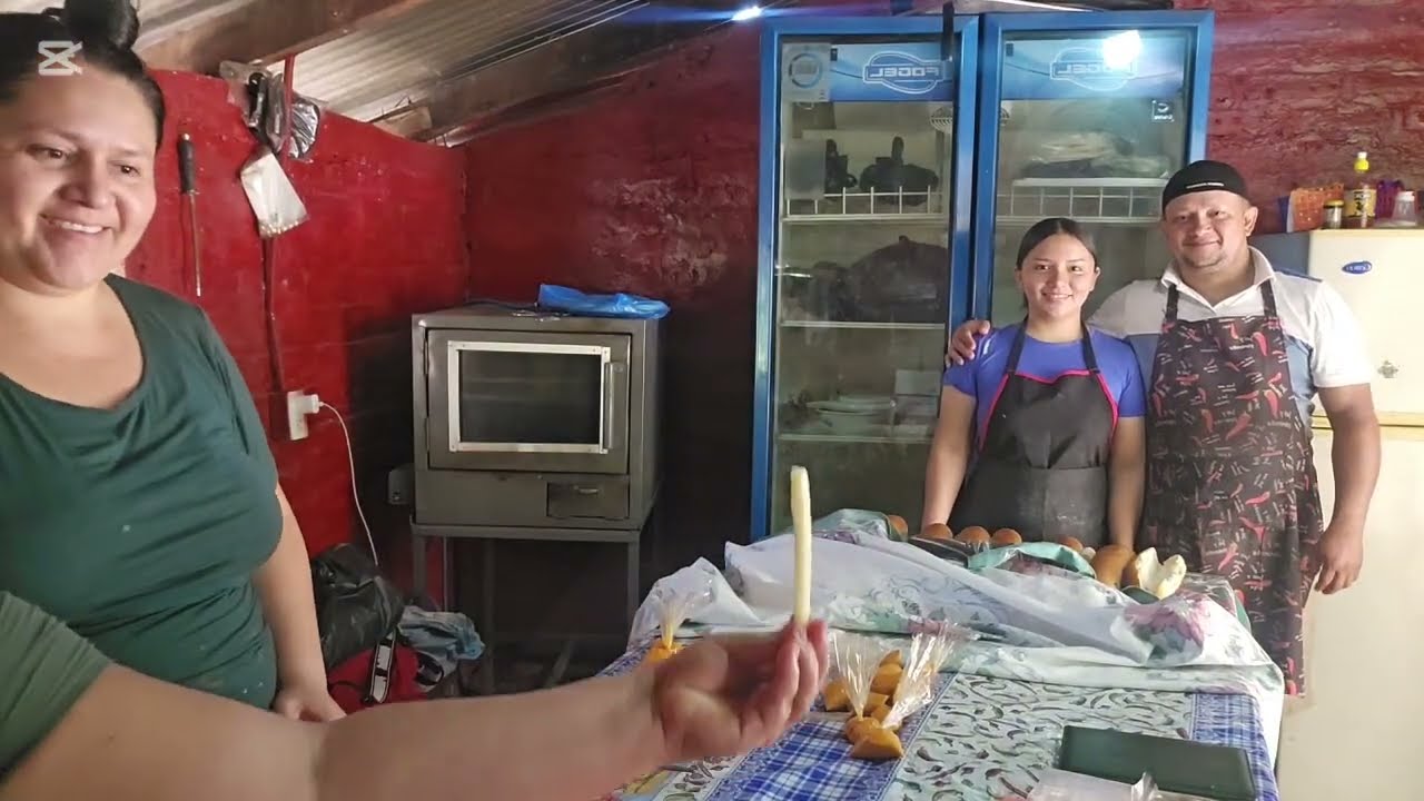 Hoy los muchachos selebraron el día del amor y la amistad y nos compraron todo esto gracias a DIOS🙏🏻