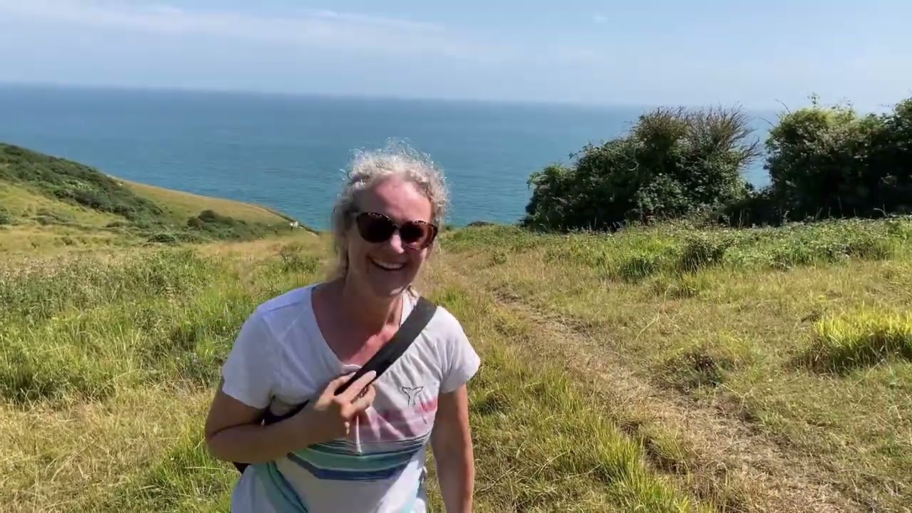 Walk to Dancing Ledge