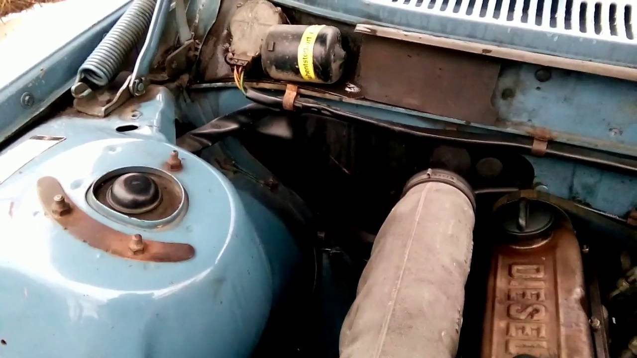 volvo 244 голубой чемоданчик
