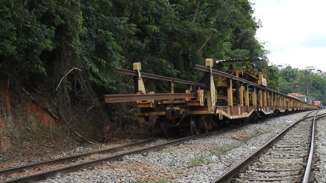 TREM TRILHEIRO EM AÇÃO! O PROCESSO INPRESSIONANTE DE DESCARGA DE NOVOS TRILHOS NA ROTA DO CALCÁRIO!