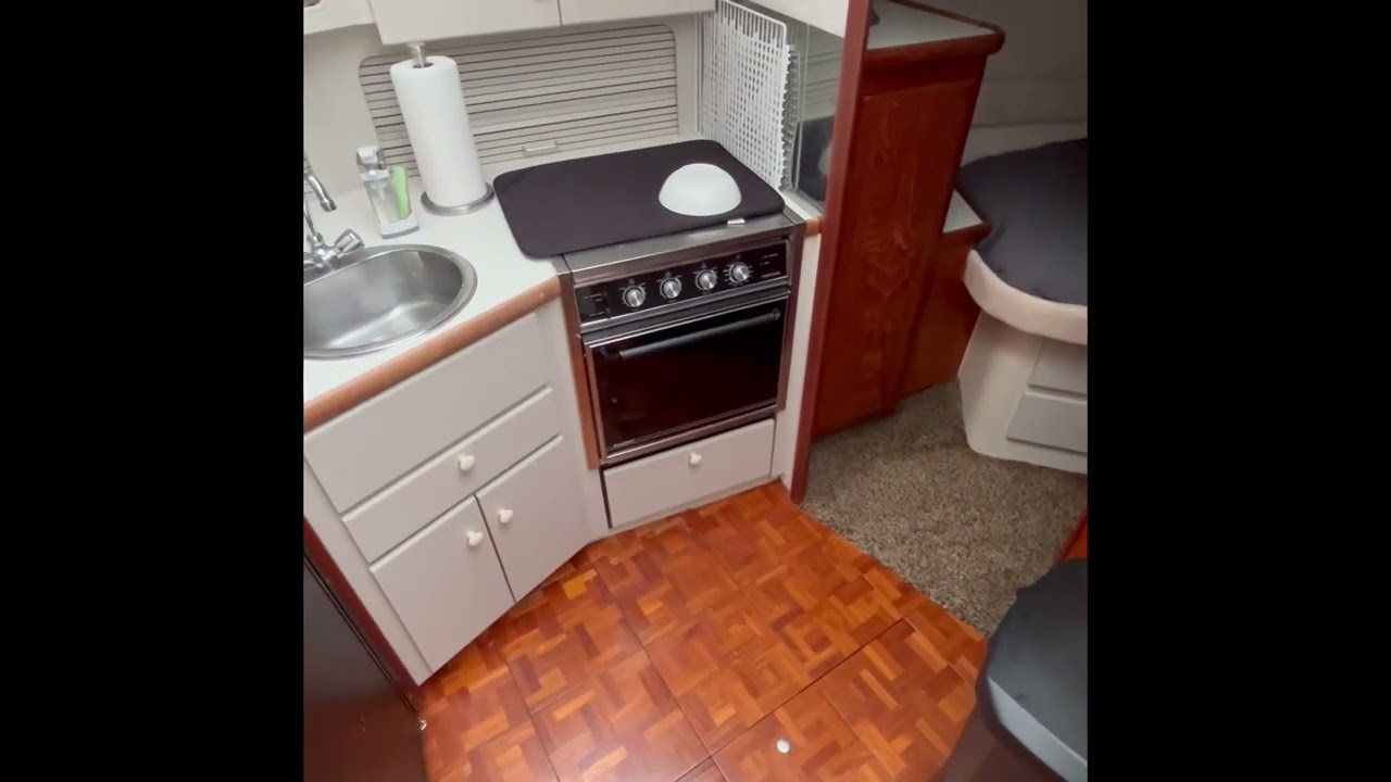 1992 Carver 33 Aft Cabin For Sale @RAMarkableyachtsales