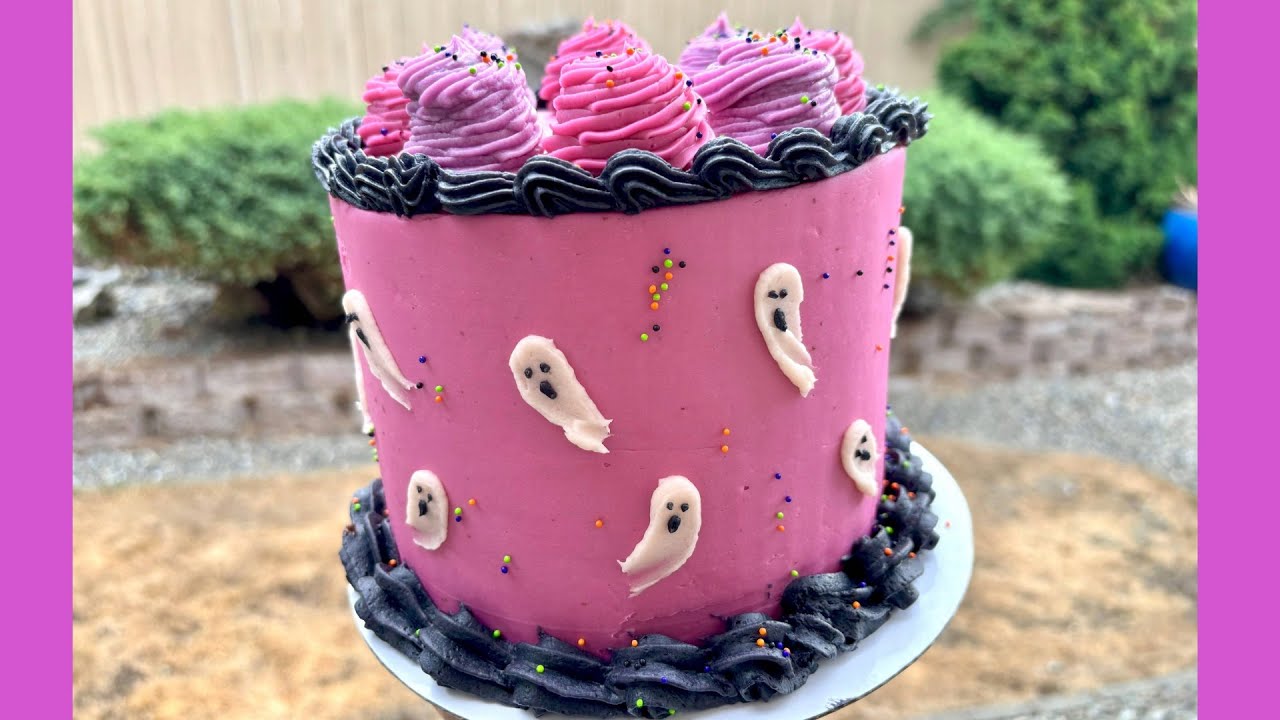 Fun Simple Ghost Halloween Cake Decorating🎃👻