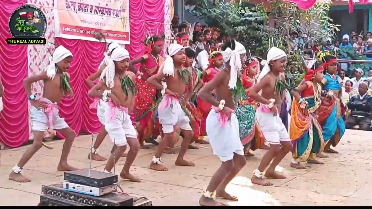 आम्ही असल कोकणा आदिवासी || zp शाळा ओरम्बे सुंदर डान्स #adivasi #adivasisong