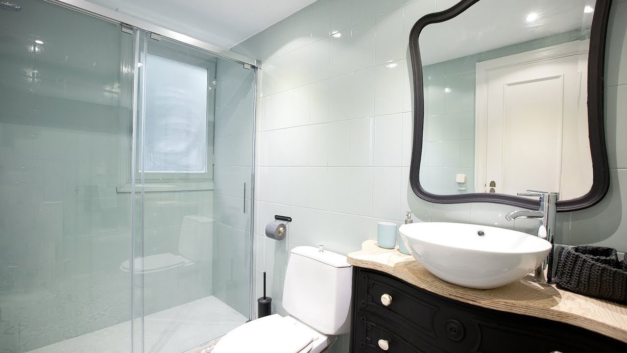 Programa completo - Baño luminoso en azul de estilo clásico - Decogarden