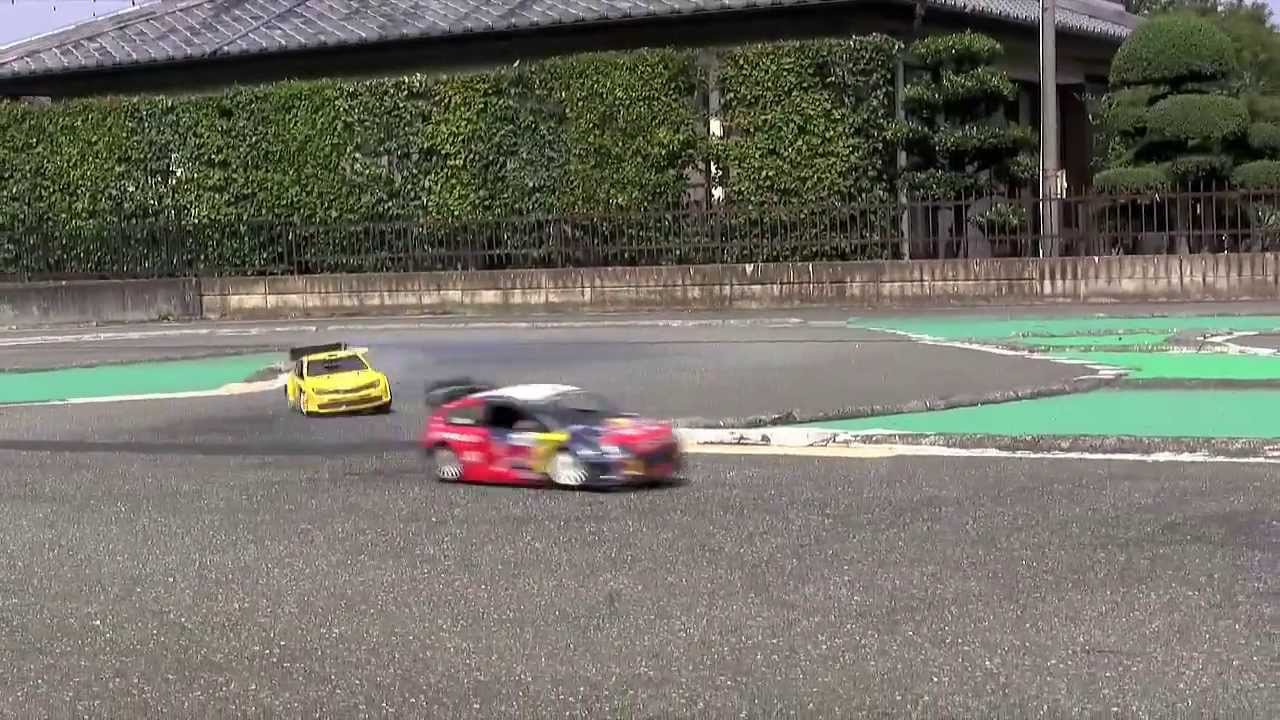Kyosho DRX 3台レース
