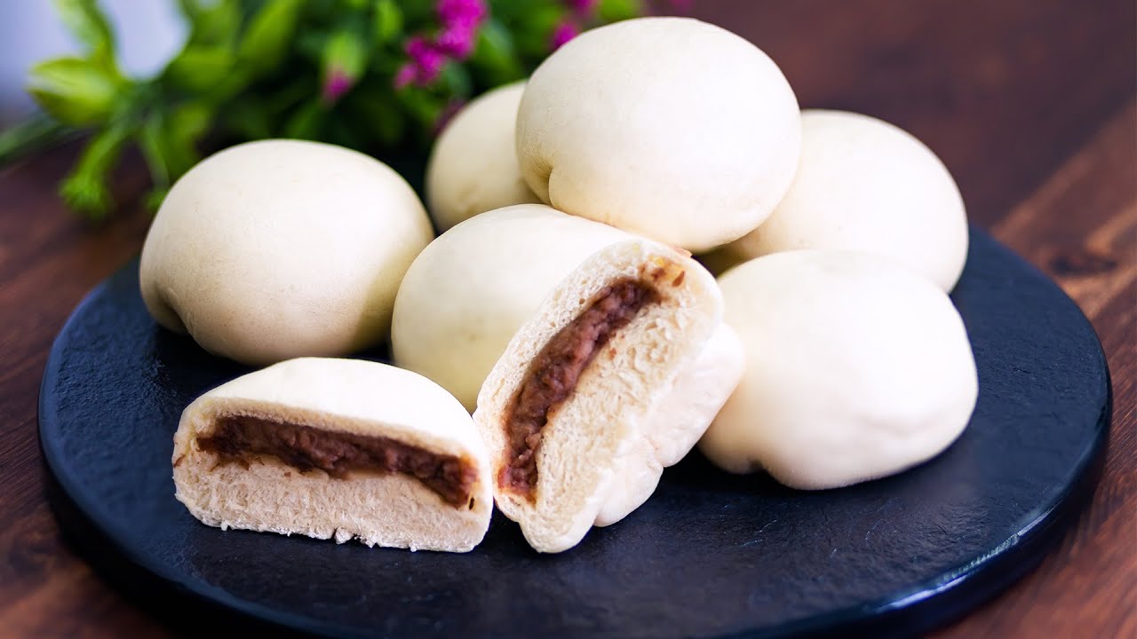 Steamed Buns with Red Bean Paste Filling