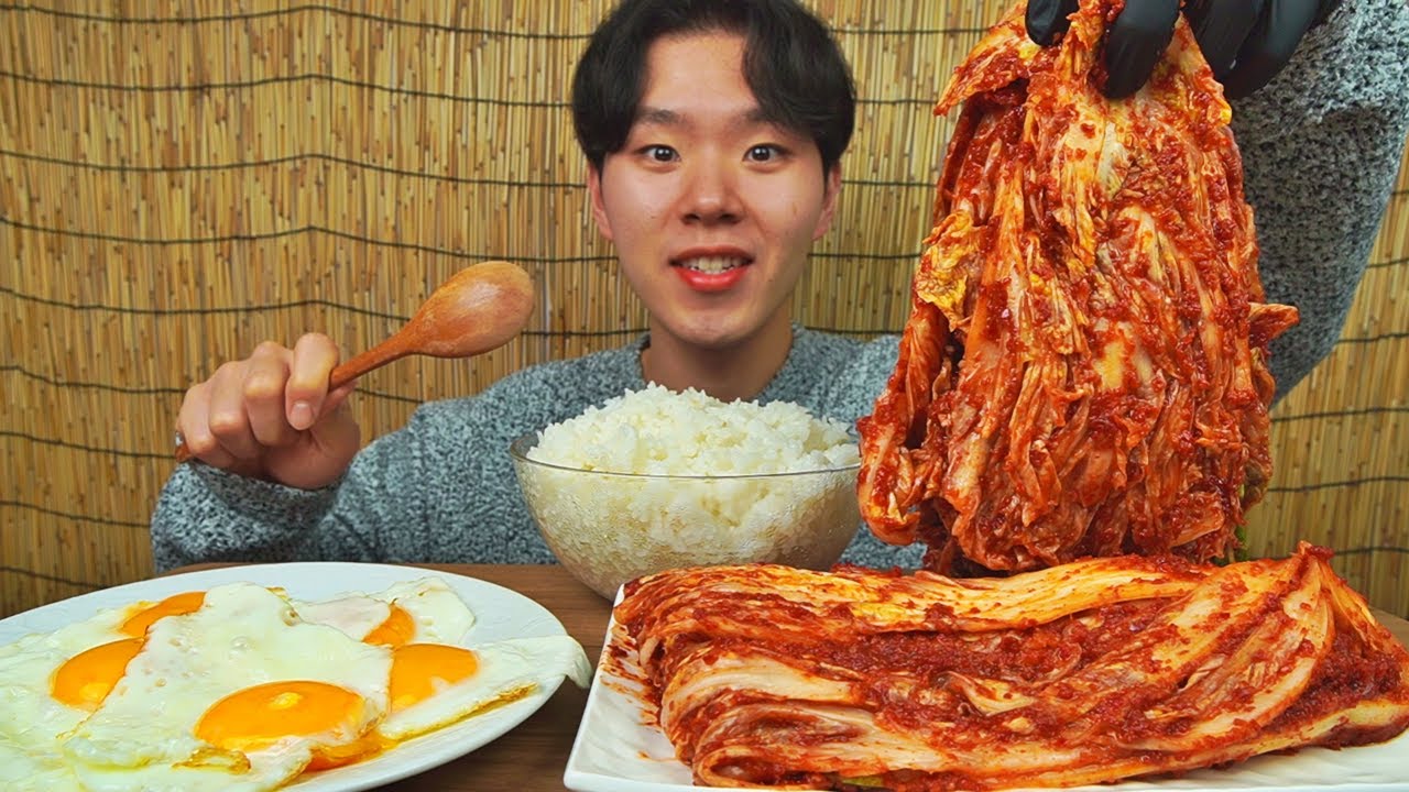 식경네 김장김치 먹방입니다. 흰쌀밥에 갓담근 김장김치면 더 바랄께 없습니다...! KIMCHI KOREAN FOOD ASMR MUKBANG